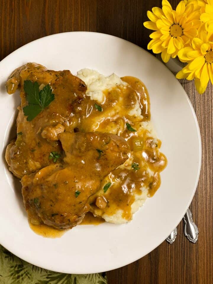 Cajun Smothered Chicken with Brown Gravy A Sprinkling of Cayenne