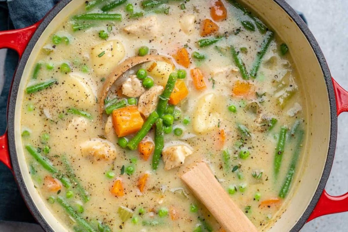 Chicken Gnocchi Soup by Healthy Fitness Meals. 