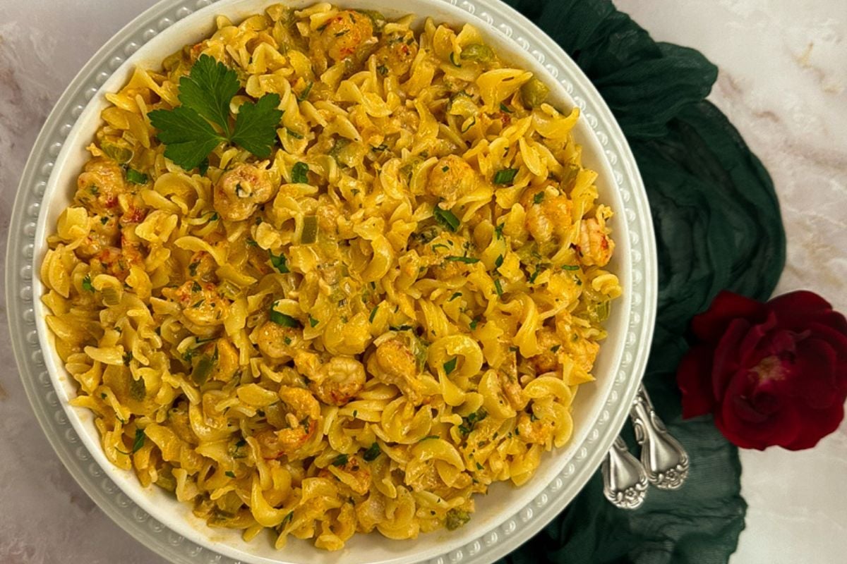 Crawfish Monica in a round white bowl.