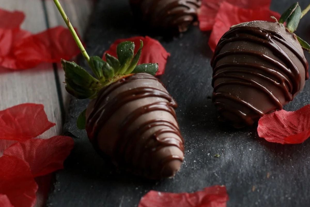 Chocolate covered strawberries from Grain Free Table.