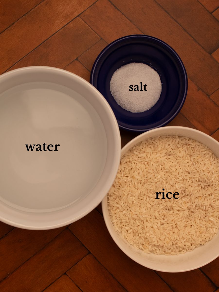 Ingredients for how to cook rice on the stove in bowls. 