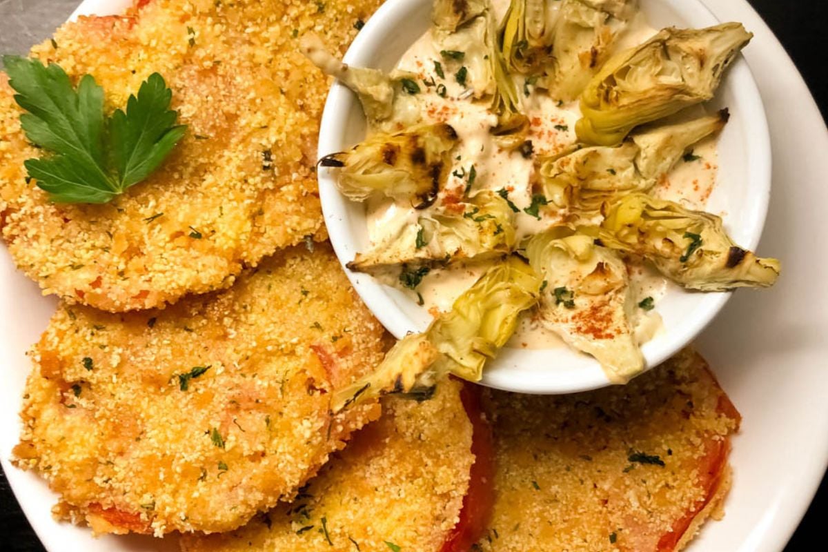 Fried red tomatoes with roasted artichoke remoulade.