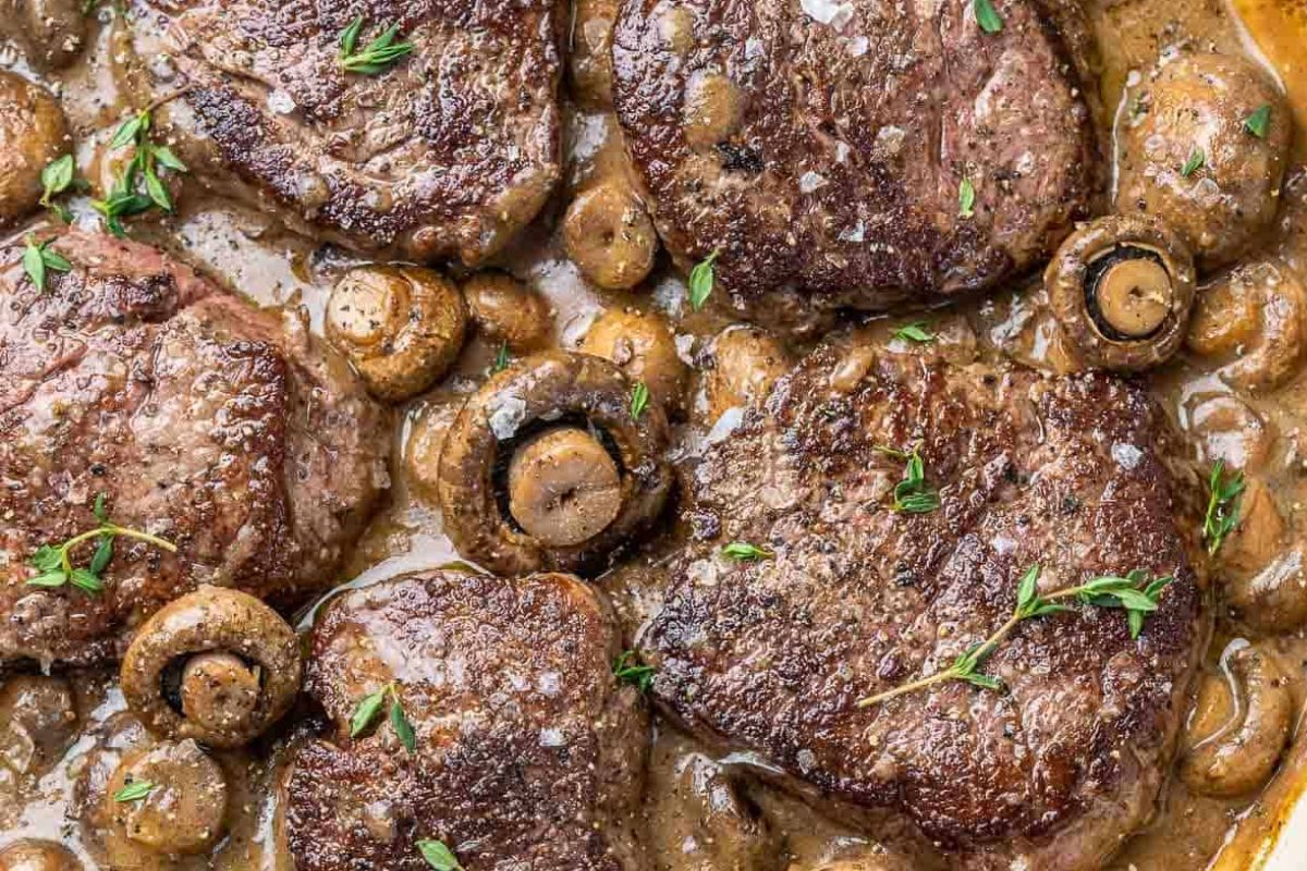 Filet steaks in mushroom sauce Healthy Fitness Meals.