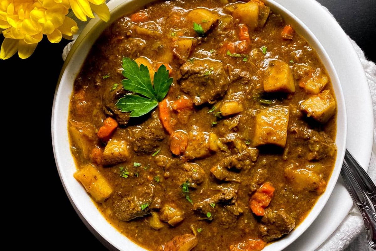 Cajun beef stew with potatoes.
