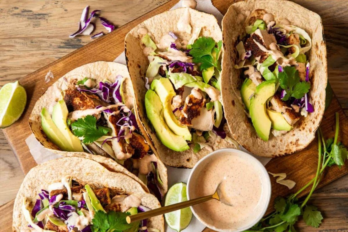 Baked mahi mahi tacos by Jar of Lemons.