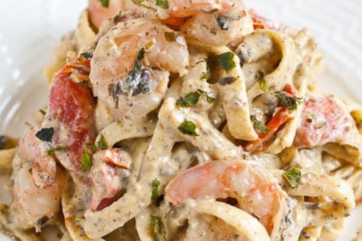 Shrimp pesto pasta from NeighborFood. 